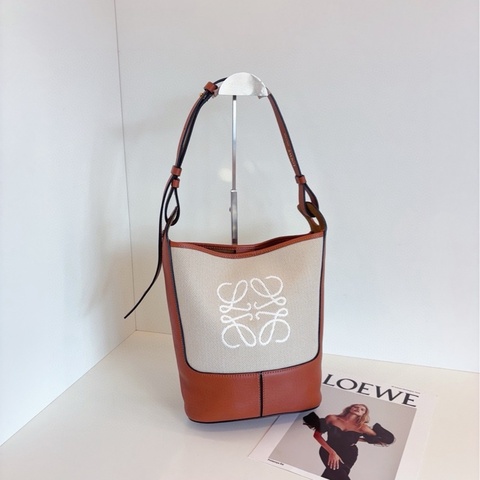 【99新🆕】Loewe Anagram焦糖色🤎搭配米白帆布Hobo水桶包以調節長短 單肩包