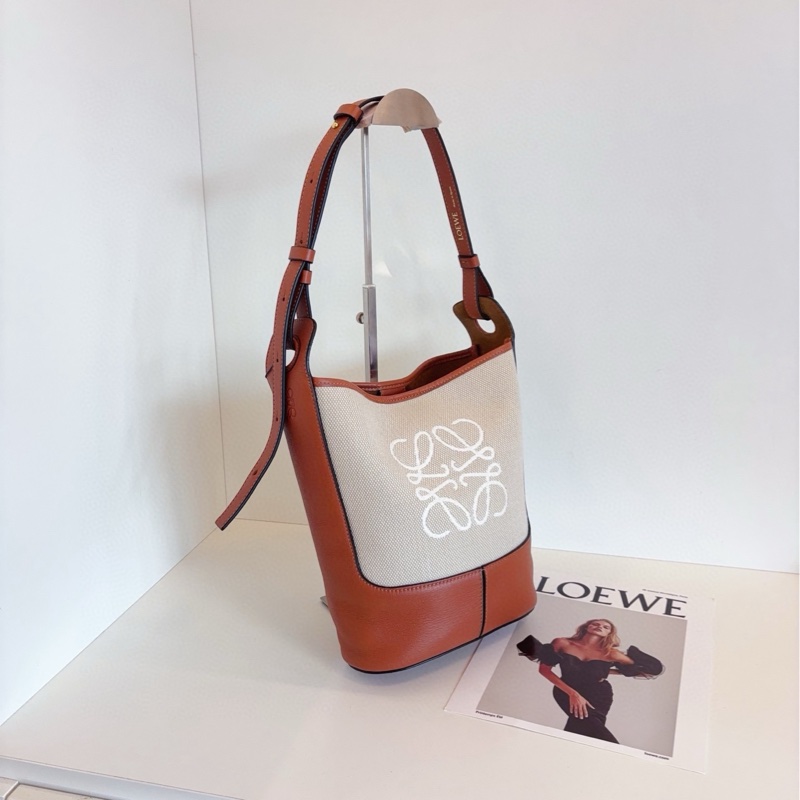【99新🆕】Loewe Anagram焦糖色🤎搭配米白帆布Hobo水桶包以調節長短 單肩包-1