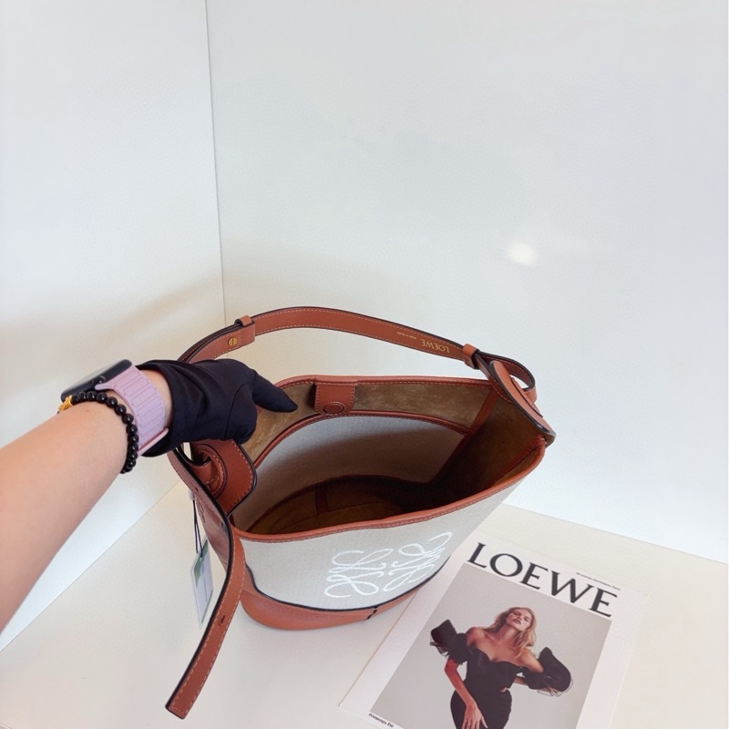 【99新🆕】Loewe Anagram焦糖色🤎搭配米白帆布Hobo水桶包以調節長短 單肩包-5