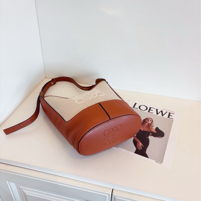 【99新🆕】Loewe Anagram焦糖色🤎搭配米白帆布Hobo水桶包以調節長短 單肩包-6