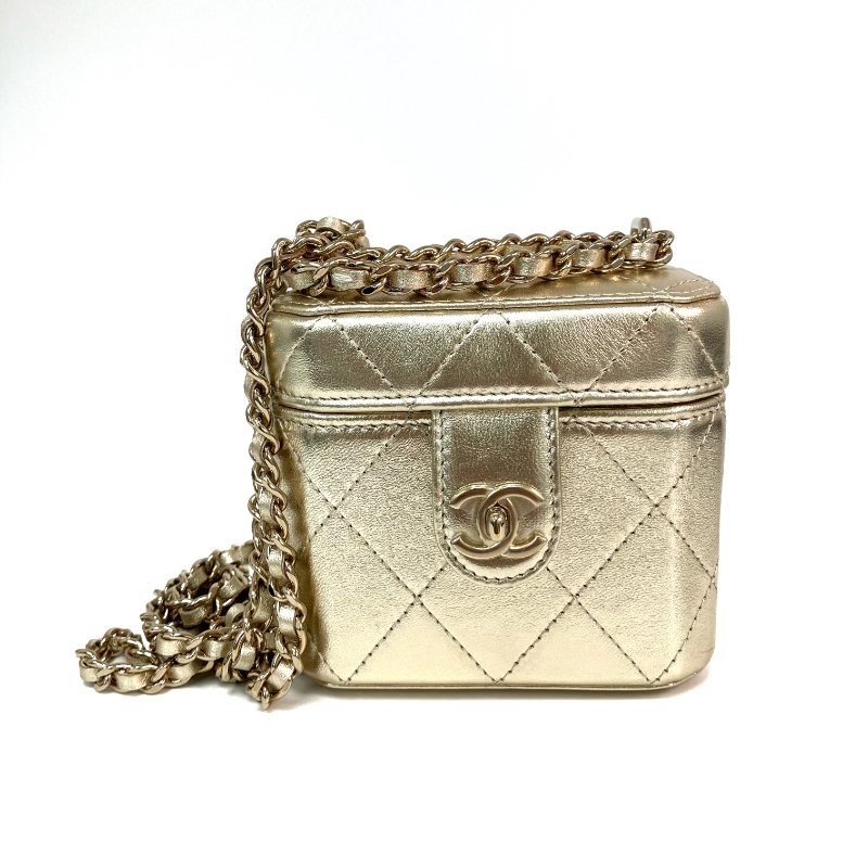 △ Chanel 香奈兒 Gold Lambskin Gold Tone Metal Mini Vanity Case AP3459 金色小羊皮金色金屬迷你化妝箱 - 257024981-1