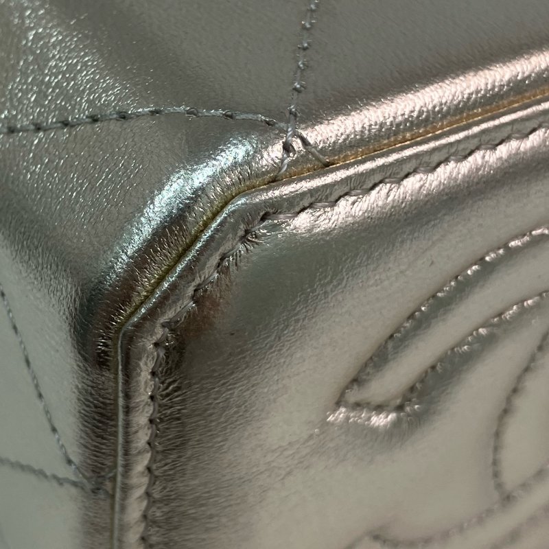 △ Chanel 香奈兒 Gold Lambskin Gold Tone Metal Mini Vanity Case AP3459 金色小羊皮金色金屬迷你化妝箱 - 257024981-6