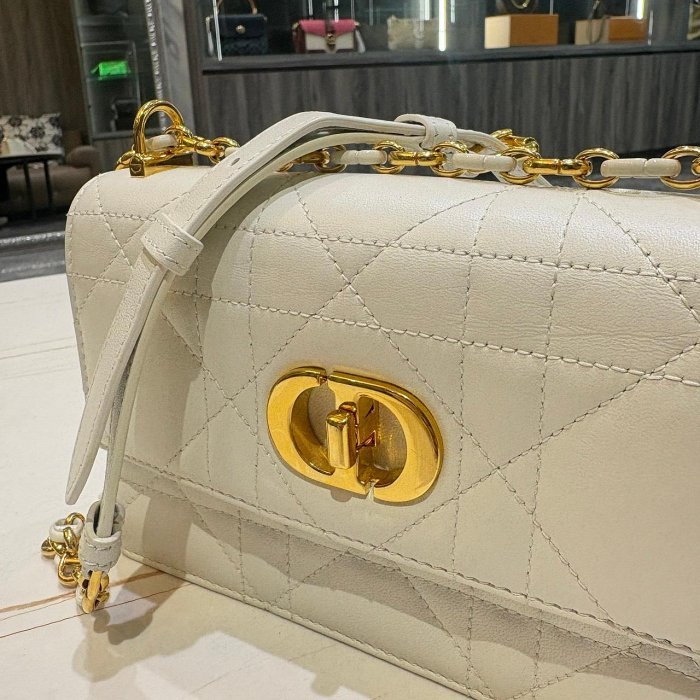 *SHIHNA名牌精品*Dior Miss Caro 迷你奶白色 藤格羊皮金鏈-2