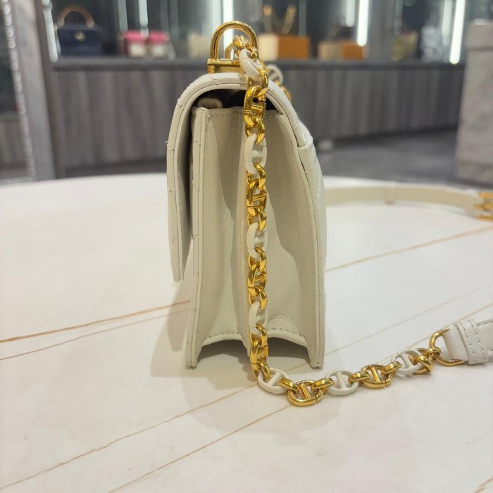 *SHIHNA名牌精品*Dior Miss Caro 迷你奶白色 藤格羊皮金鏈-3