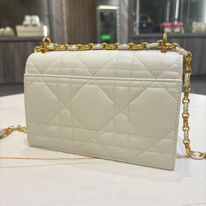 *SHIHNA名牌精品*Dior Miss Caro 迷你奶白色 藤格羊皮金鏈-7