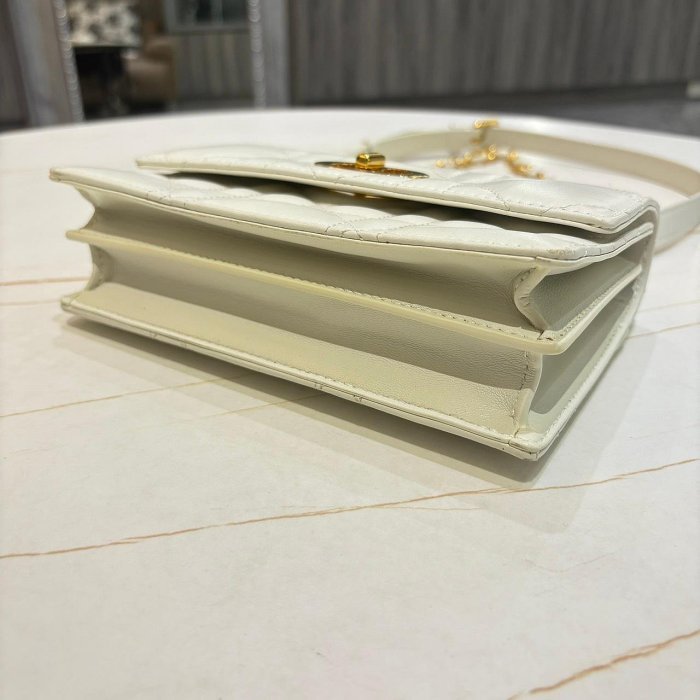 *SHIHNA名牌精品*Dior Miss Caro 迷你奶白色 藤格羊皮金鏈-8