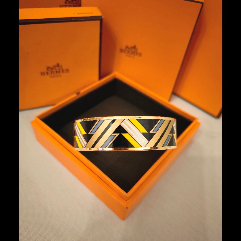 Hermes金邊黑底V型紋琺瑯手環-8