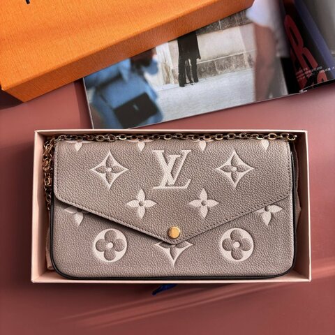 ::LOUIS VUITTON:: LV M82610 Félicie Pochette 斑鳩灰色皮革壓花紋 WOC三合一 金鏈斜背包