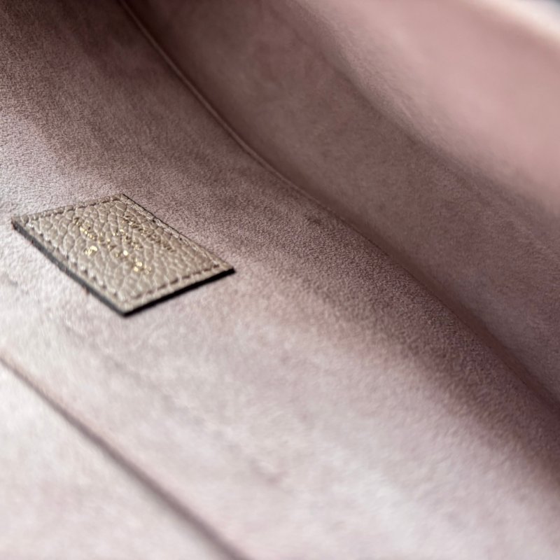 ::LOUIS VUITTON:: LV M82610 Félicie Pochette 斑鳩灰色皮革壓花紋 WOC三合一 金鏈斜背包-10