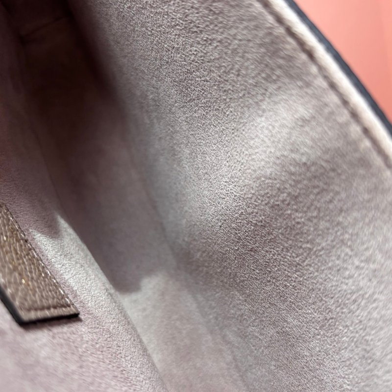 ::LOUIS VUITTON:: LV M82610 Félicie Pochette 斑鳩灰色皮革壓花紋 WOC三合一 金鏈斜背包-15