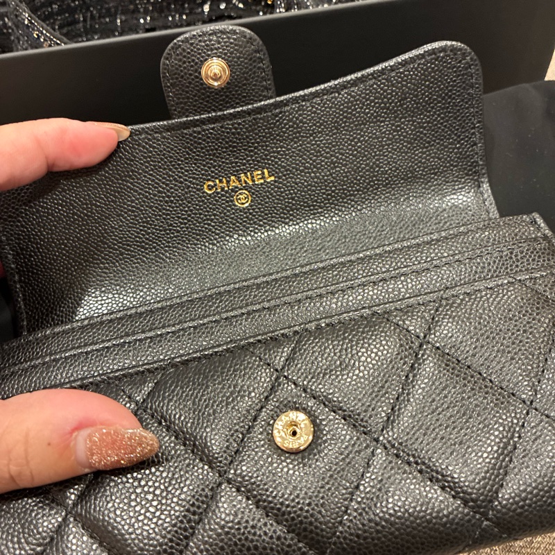 誰在找👀熱騰騰🔥香奈兒chanel黑色小皮件 荔枝皮 中夾 扣式 🇹🇼26年1🈷️票-1