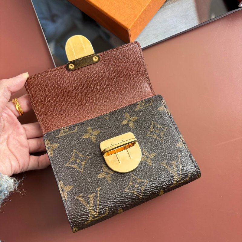 ::LOUIS VUITTON:: LV M58013 Monogram經典花紋 曼哈頓釦式短夾-6