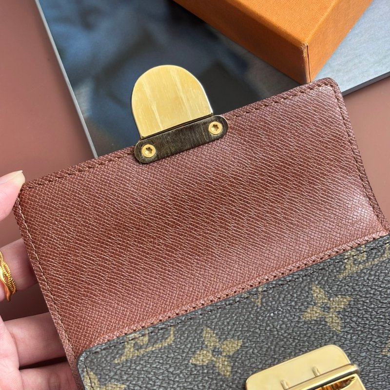 ::LOUIS VUITTON:: LV M58013 Monogram經典花紋 曼哈頓釦式短夾-8