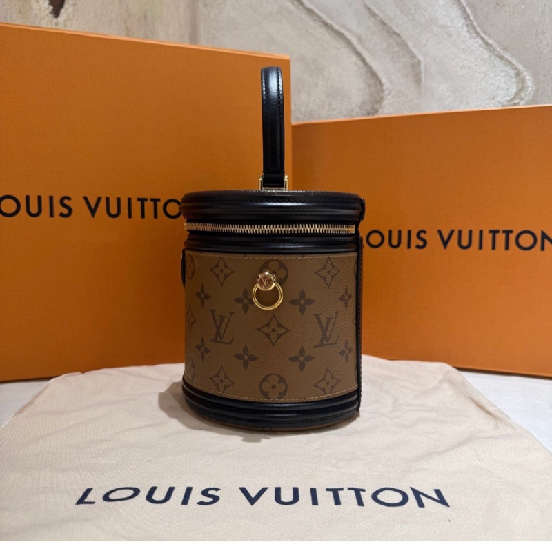 【全新大全套 送禮 12月收據】LV Cannes老花發財桶-4