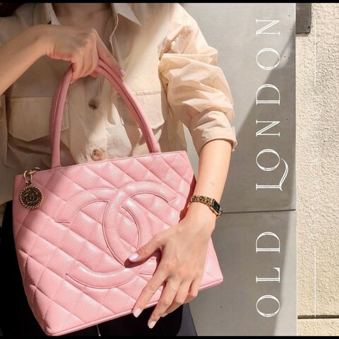 Chanel Medallion 希爾頓魚子醬金幣包