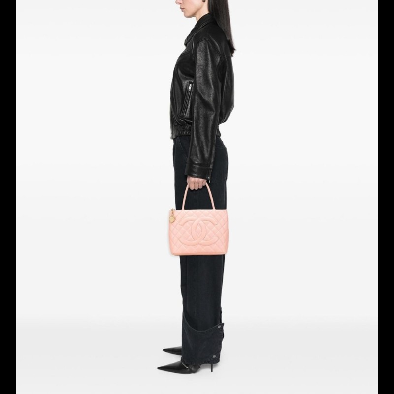 Chanel Medallion 希爾頓魚子醬金幣包-4