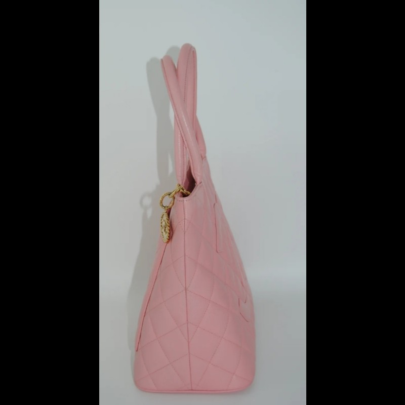 Chanel Medallion 希爾頓魚子醬金幣包-14