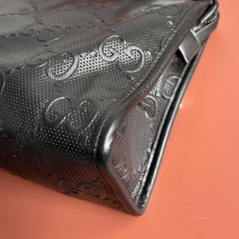 ::GUCCI:: 625568 黑色雙G壓紋皮革手拿包-5