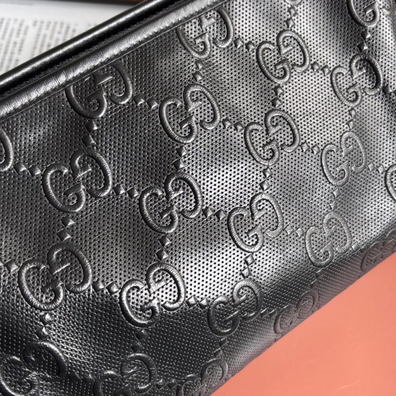 ::GUCCI:: 625568 黑色雙G壓紋皮革手拿包-12