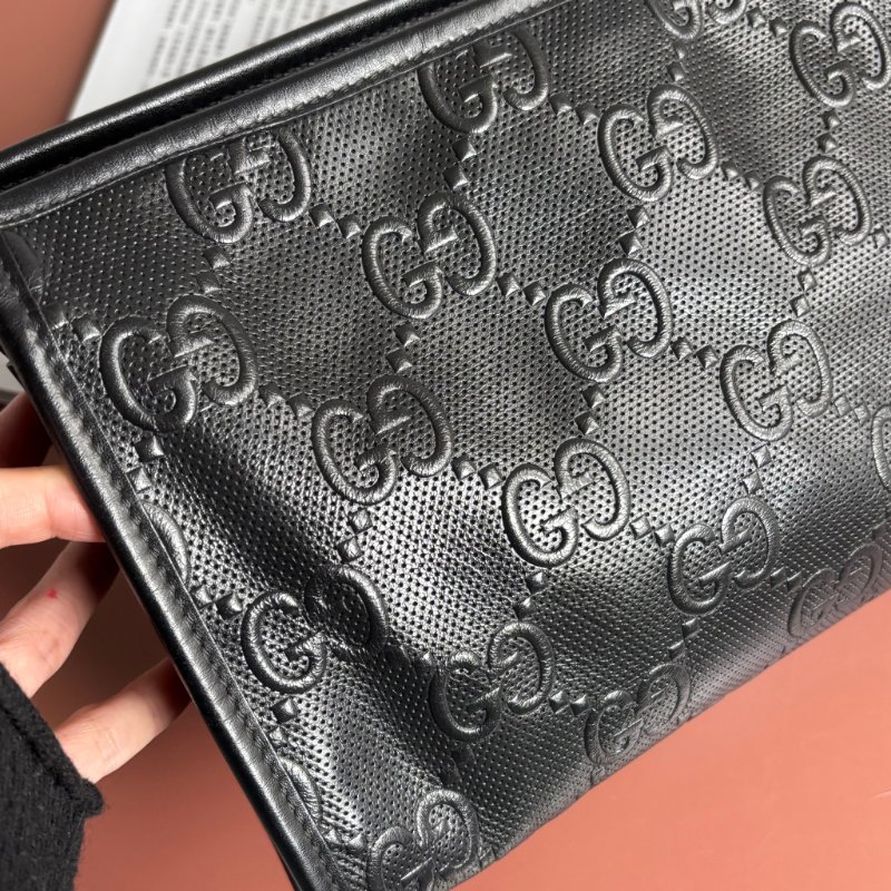 ::GUCCI:: 625568 黑色雙G壓紋皮革手拿包-13