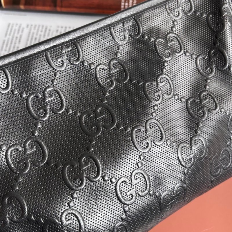 ::GUCCI:: 625568 黑色雙G壓紋皮革手拿包-15