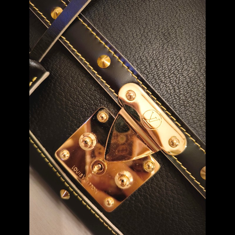 LV Sunail Le Talentueux 鉚釘 山羊皮肩背包 M91820-14