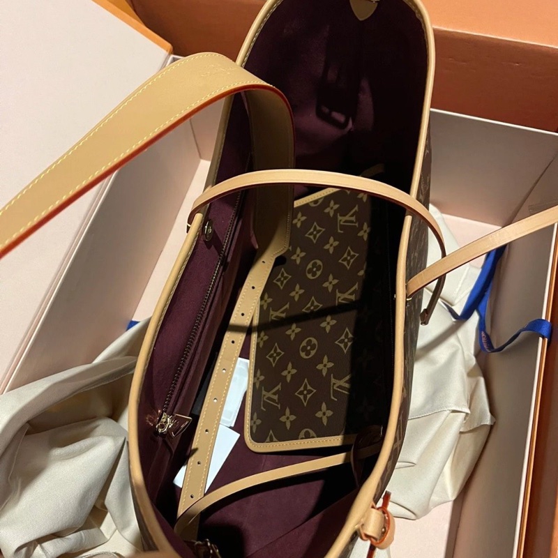 【全新✨大全套✨12月購證】Lv carryall 中號-1