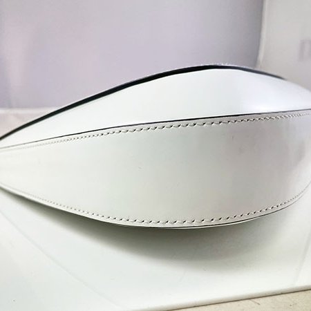 *奢華大道國際精品*【P218】PRADA象牙白色拋光小牛皮 CLEO肩背包 1BC156-4