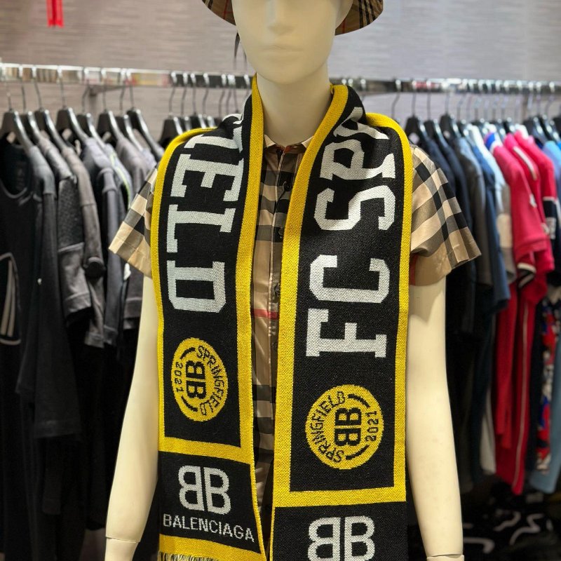 💎Han's house精品服飾💎Balenciaga 巴黎世家 羊毛 圍巾雙面用 18X155公分 原價16000-0