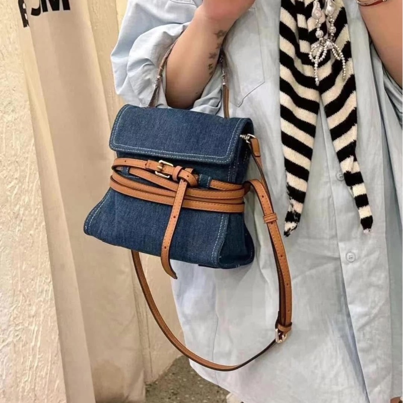 MOSCHINO Tie Me 丹寧綁帶包 (附揹帶)-0