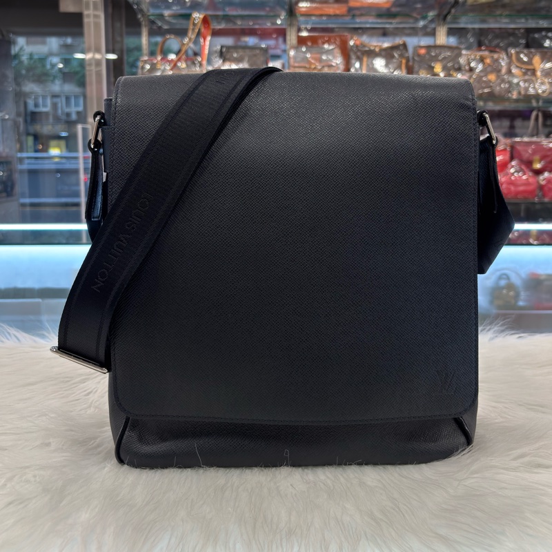 LV M32632 MILO TAIGA 深藍 牛皮 男仕款 大款 肩背包 斜背包-0