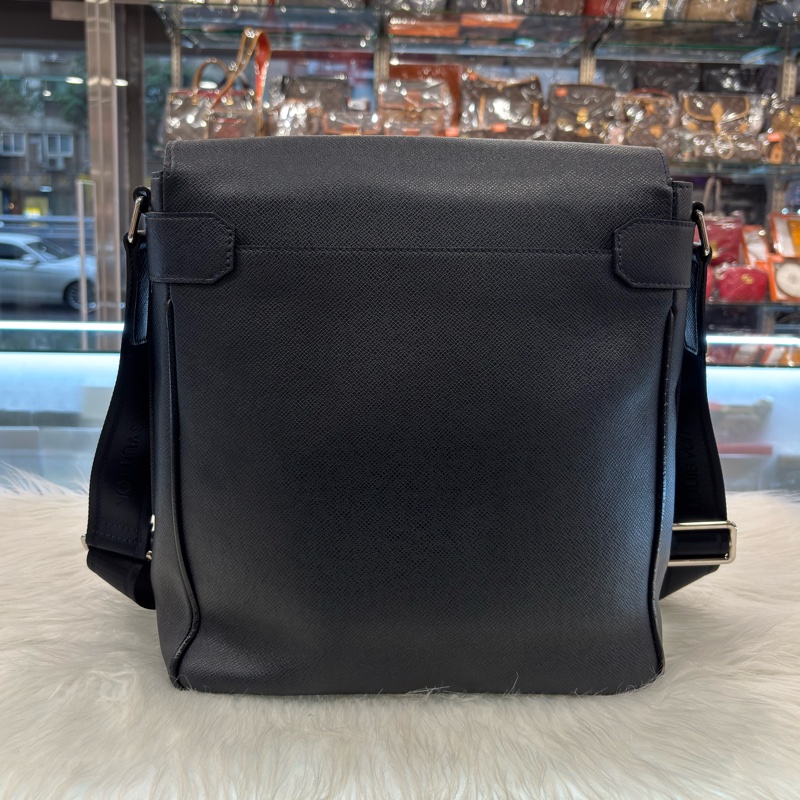 LV M32632 MILO TAIGA 深藍 牛皮 男仕款 大款 肩背包 斜背包-4