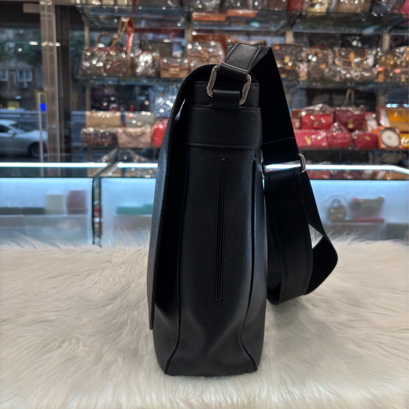 LV M32632 MILO TAIGA 深藍 牛皮 男仕款 大款 肩背包 斜背包-5