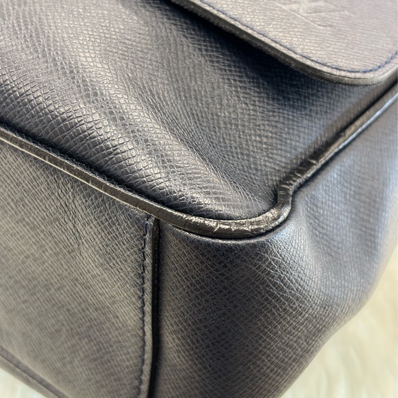 LV M32632 MILO TAIGA 深藍 牛皮 男仕款 大款 肩背包 斜背包-11