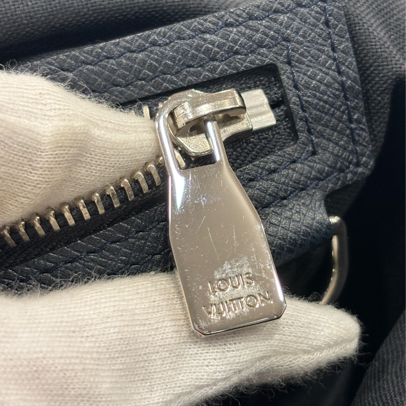 LV M32632 MILO TAIGA 深藍 牛皮 男仕款 大款 肩背包 斜背包-28