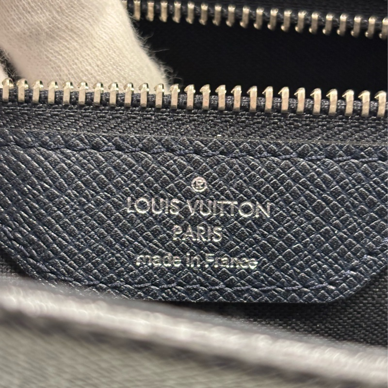 LV M32632 MILO TAIGA 深藍 牛皮 男仕款 大款 肩背包 斜背包-30