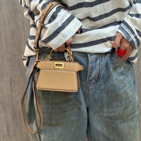 FENDI peekaboomini金扣手提肩背斜背包12*8.5*7 98新配件塵袋