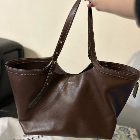 COACH 寇馳托特包 近全新閒置 有防塵袋、專櫃品牌紙袋