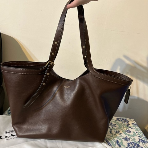 COACH 寇馳托特包 近全新閒置 有防塵袋、專櫃品牌紙袋