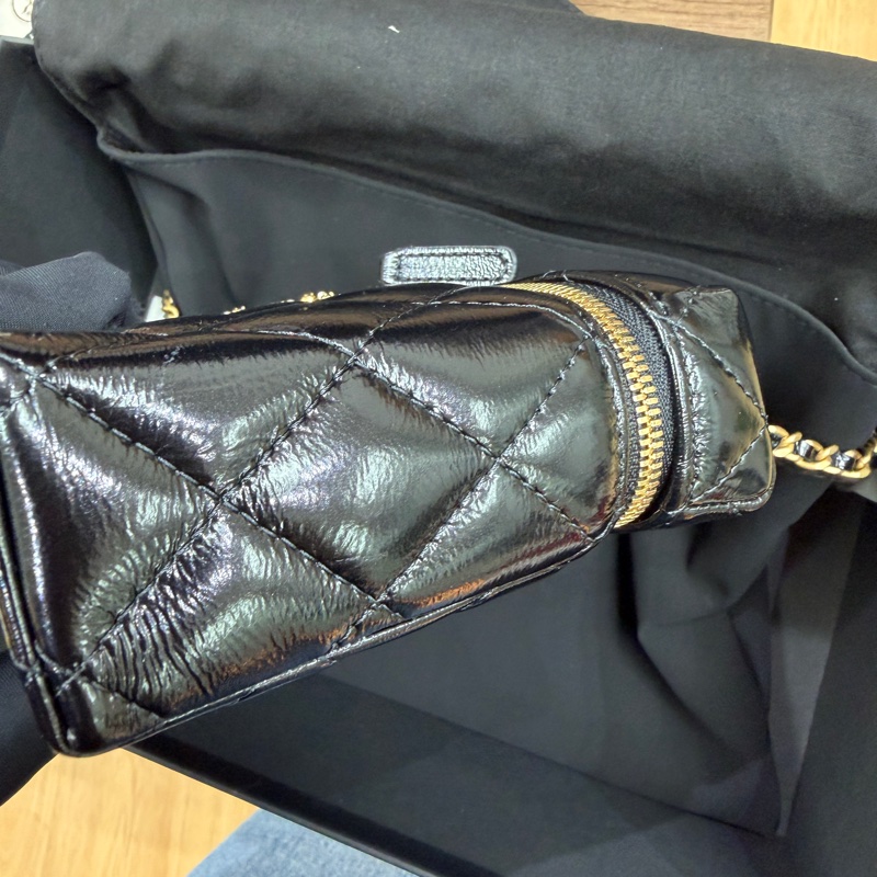 Chanel 26C 黑金油蠟皮LP 飯盒包-4