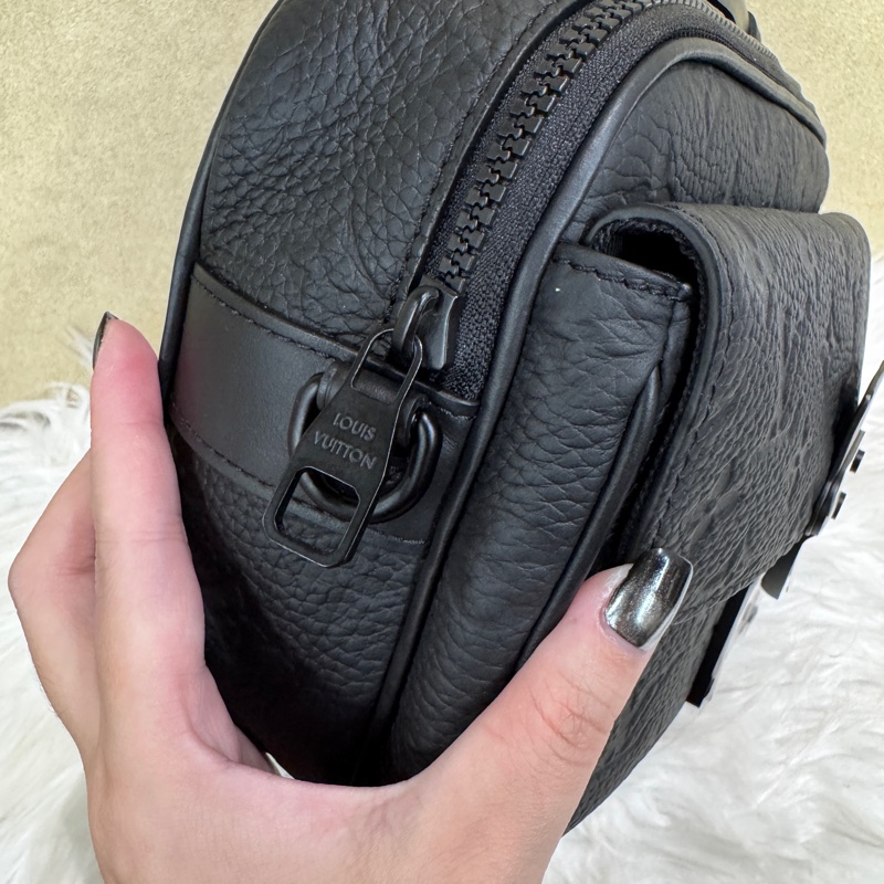 LV S-Lock 郵差包 晶片款 近全新-9