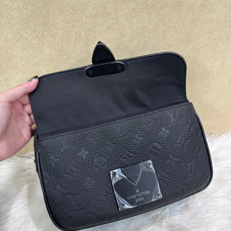 LV S-Lock 郵差包 晶片款 近全新-11