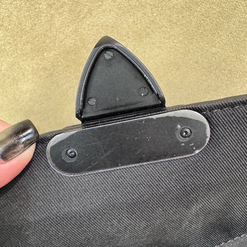 LV S-Lock 郵差包 晶片款 近全新-14