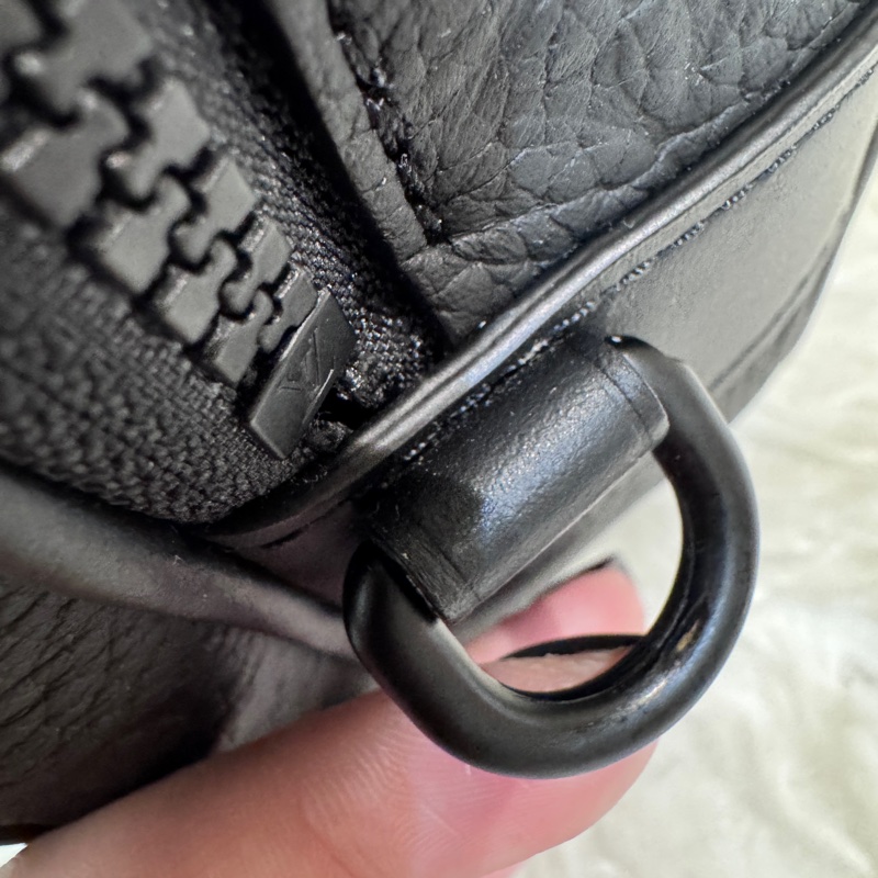 LV S-Lock 郵差包 晶片款 近全新-15