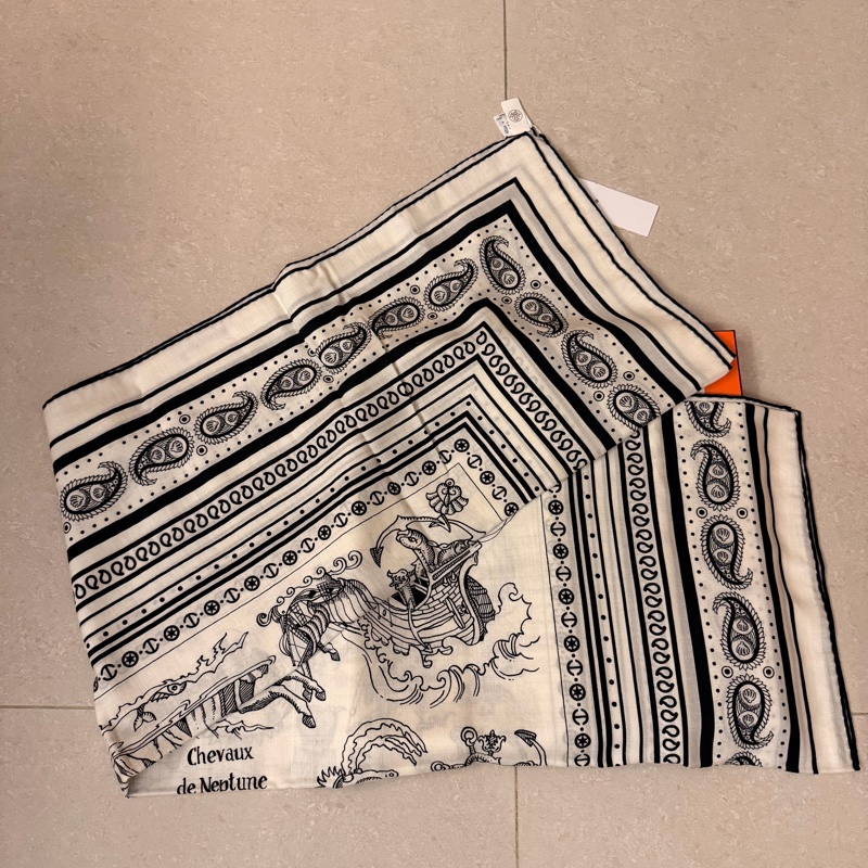 全新愛馬仕Hermes 140圍巾絲巾 (黑白色款)Blanc / Noir-4