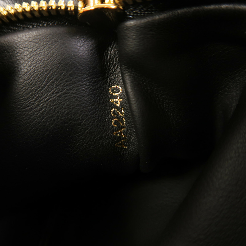 LOUIS VUITTON Monogram/Monogram Reverse Pochette LV 3金扣肩背袋-9