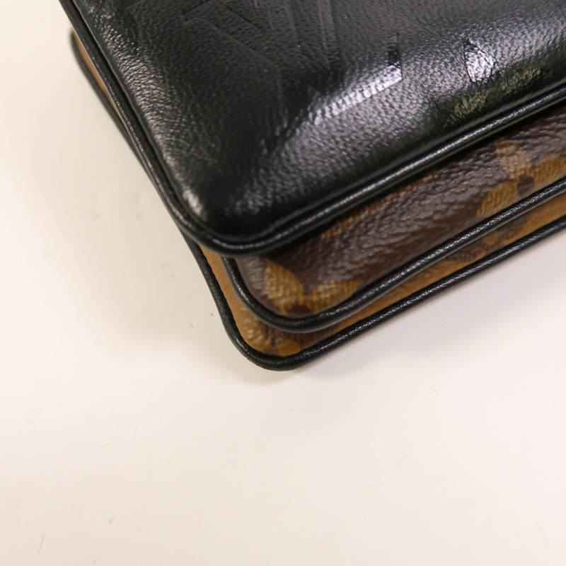 LOUIS VUITTON Monogram/Monogram Reverse Pochette LV 3金扣肩背袋-14