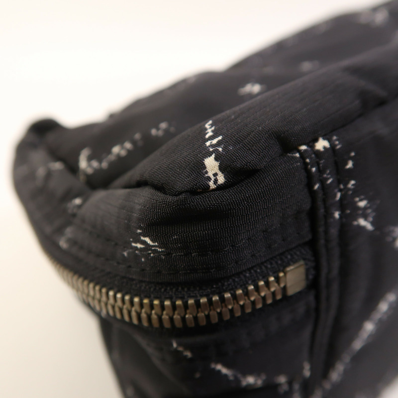 CHANEL 尼龍Travel Line Hang Bag銀扣手挽袋-15