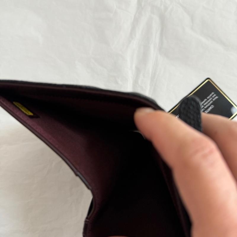 Chanel黑金荔枝皮中夾-7