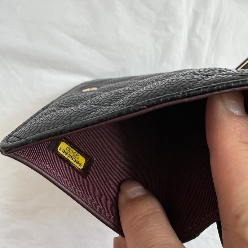 Chanel黑金荔枝皮中夾-9